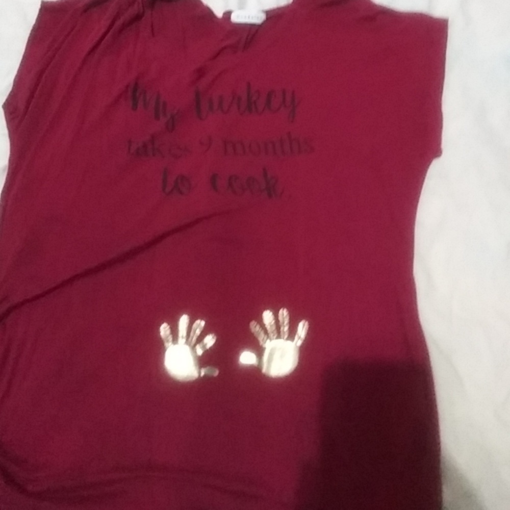 Maternity shirt wine color with metallic gold